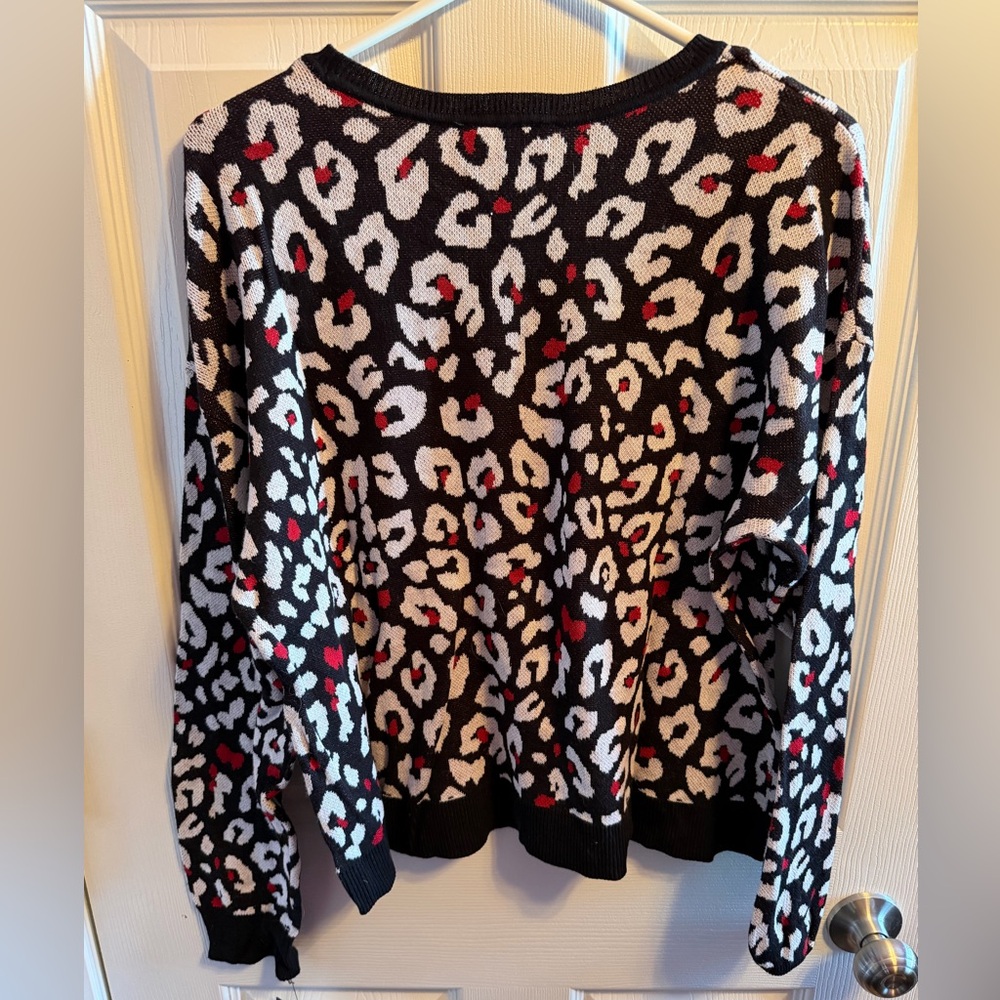 NWT by & by Black and Red Leopard Print Sweater Sz XL - Picture 4 of 5